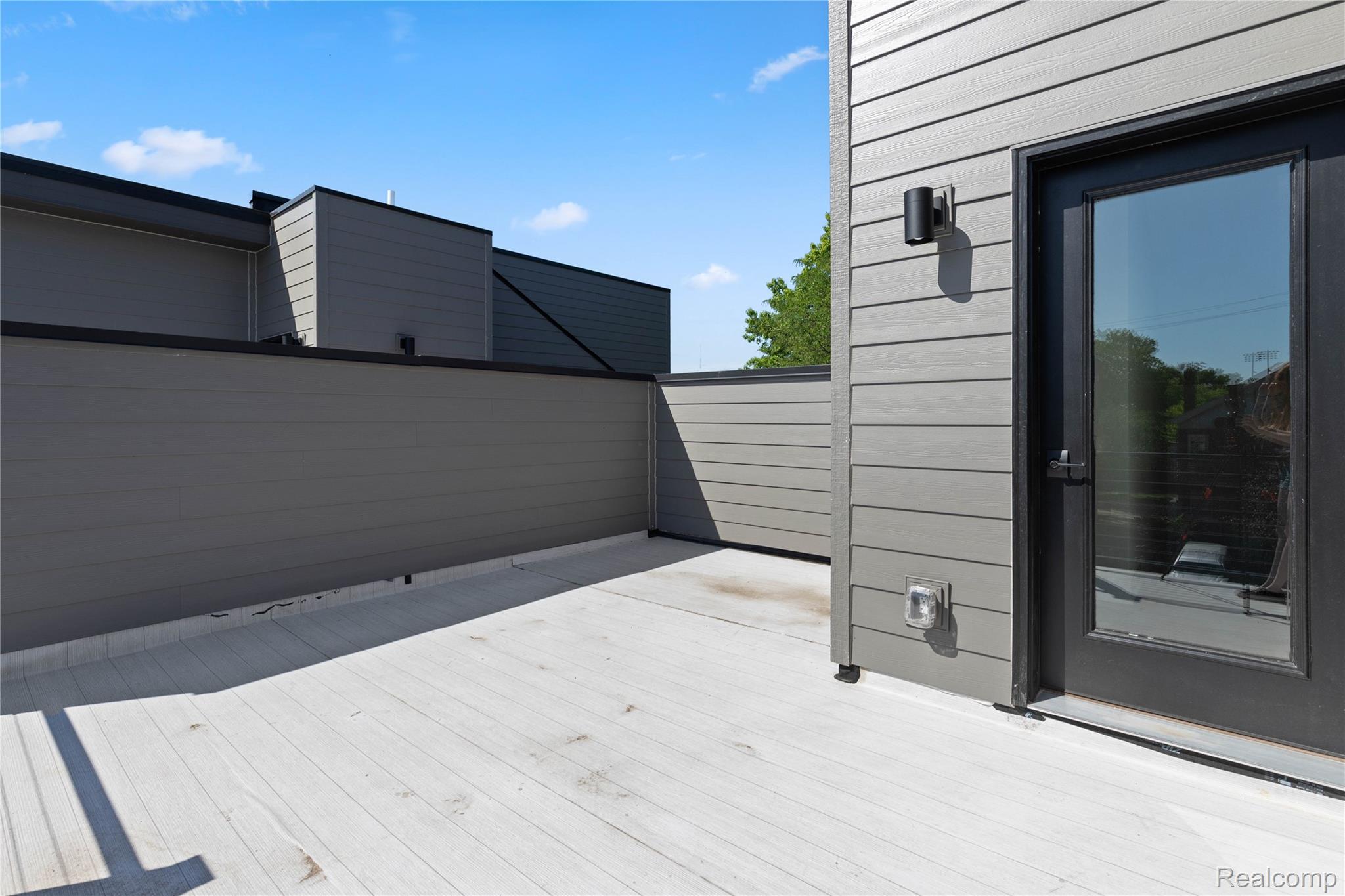 Detroit City, Michigan 48208, United States, 2 Bedrooms Bedrooms, ,3 BathroomsBathrooms,Residential,Active,160358