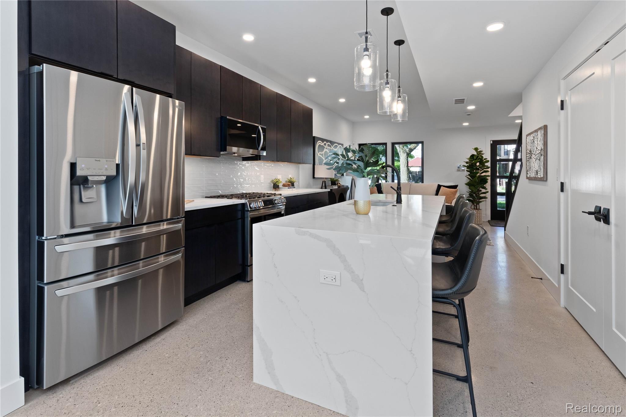 Detroit City, Michigan 48208, United States, 2 Bedrooms Bedrooms, ,3 BathroomsBathrooms,Residential,Active,160358