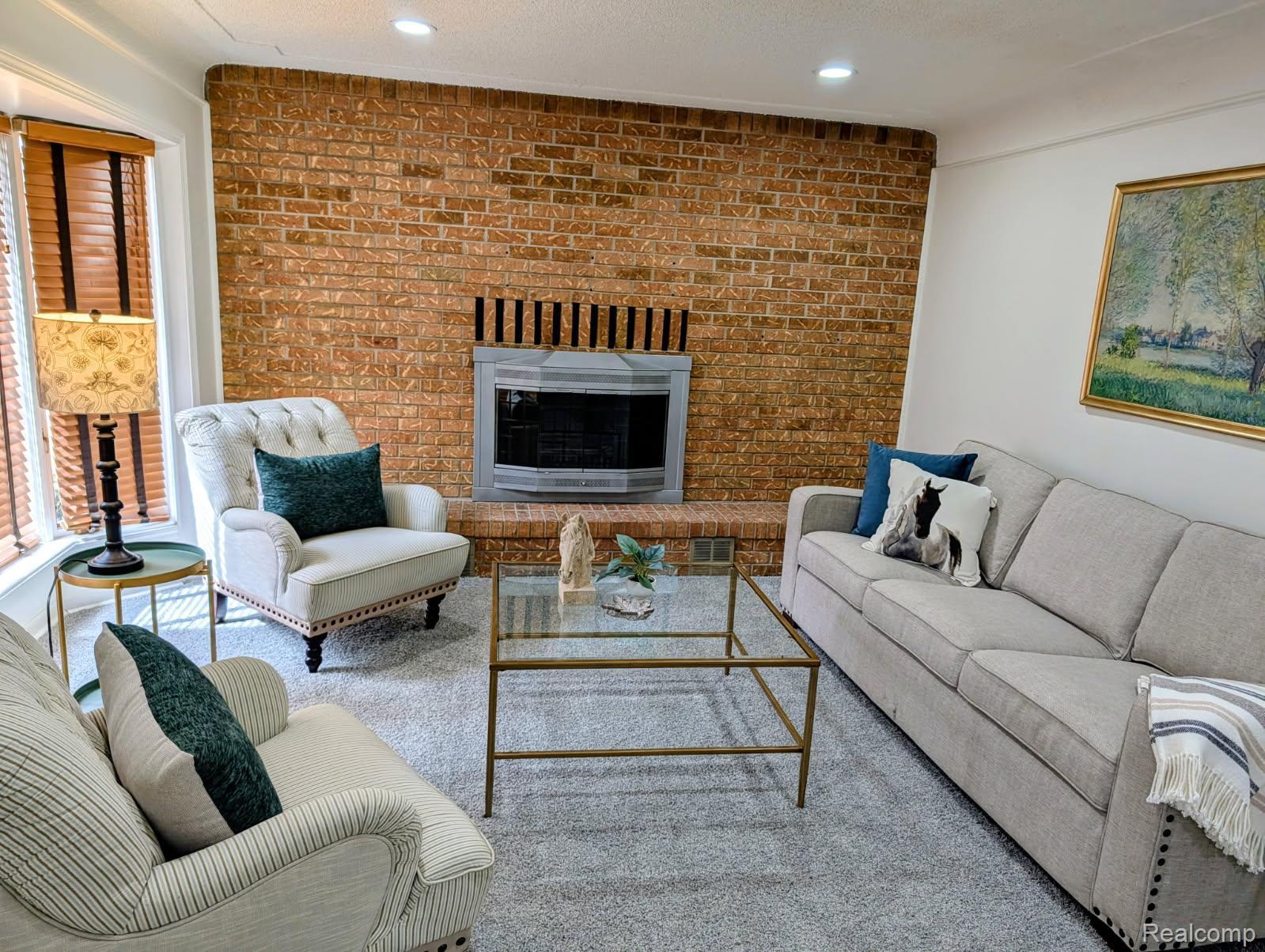 23211 Glenbrook Street