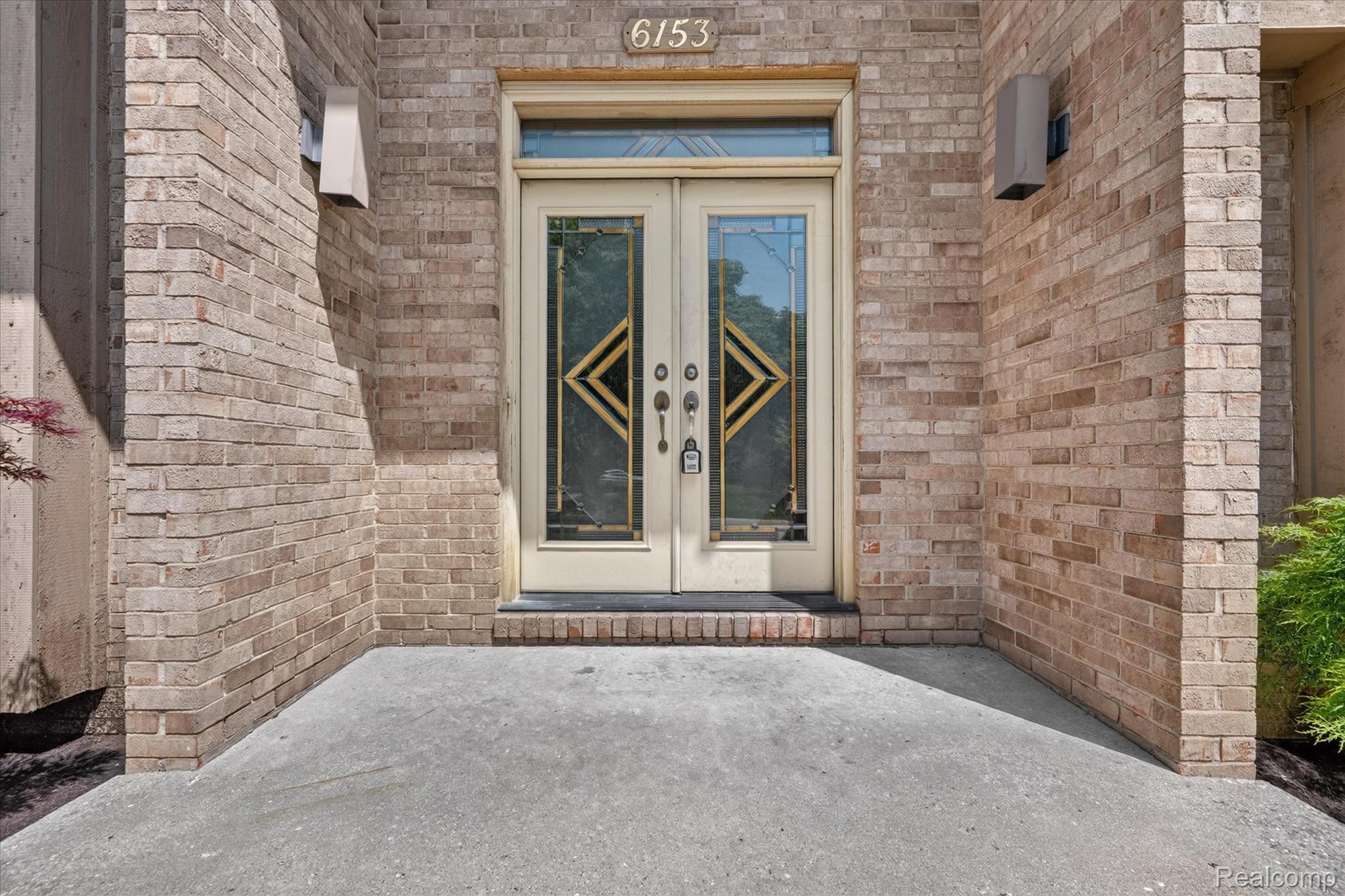 6153 Pickwood Drive