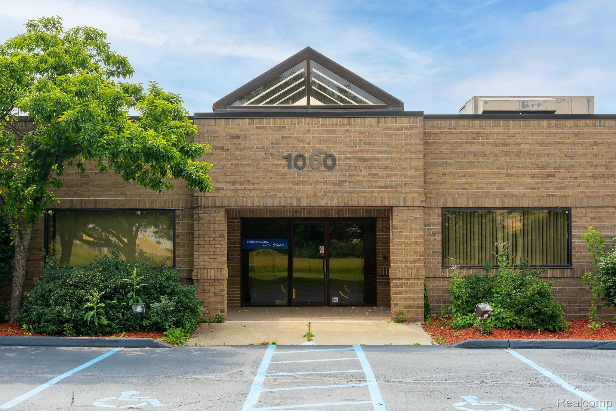 1050 W SILVERBELL Road