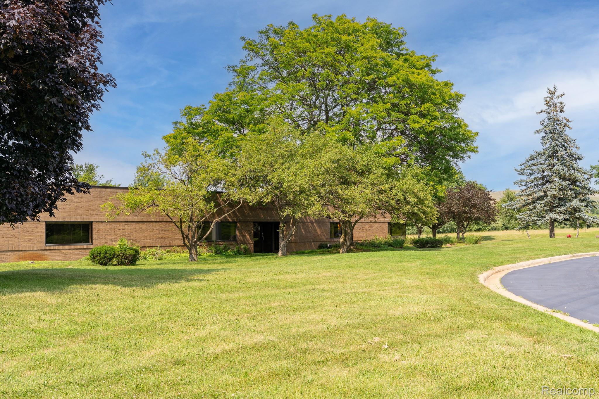 1050 W SILVERBELL Road