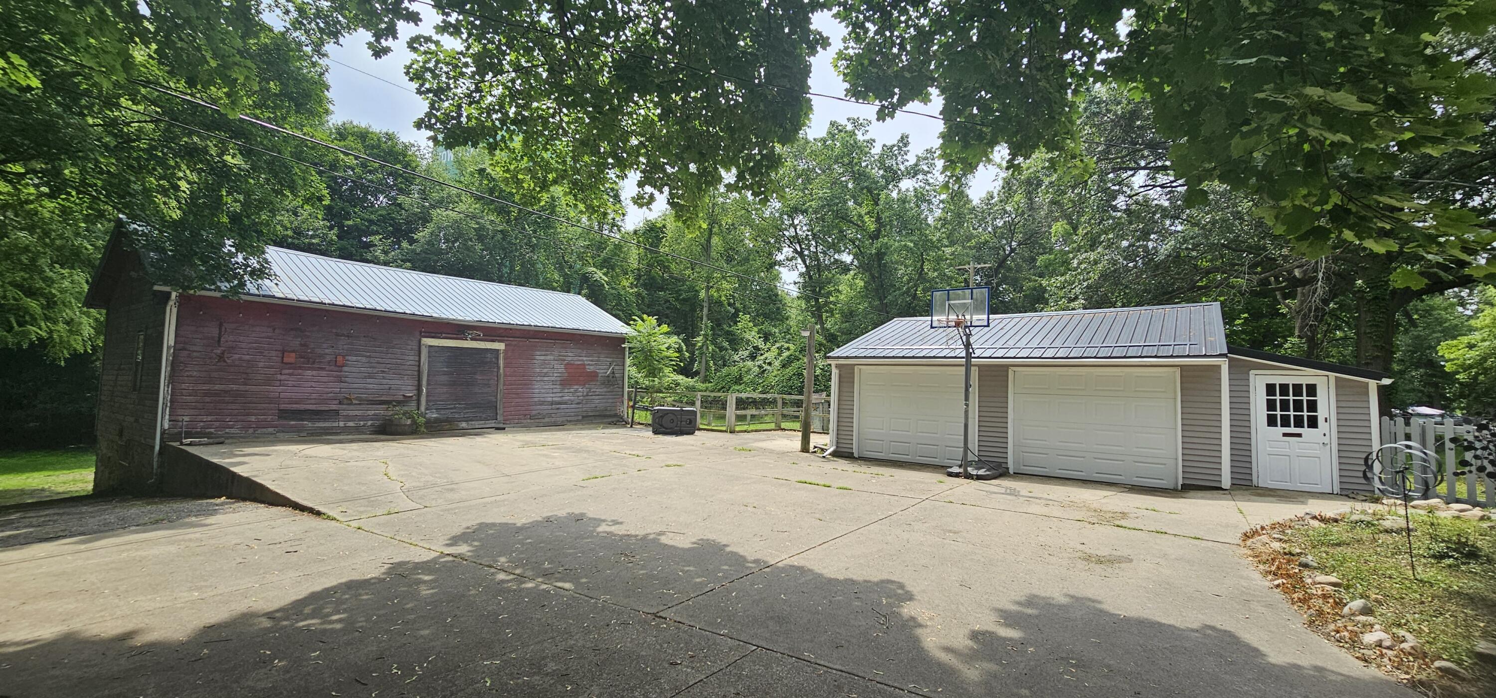 585 Robinson Road