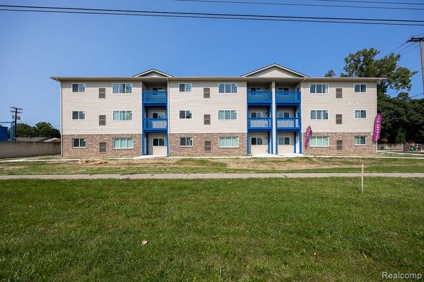 35410 VAN BORN RD # 305, WAYNE, MI 48184 - Image d1b877fe6cea29a3beb34c69ae35bc9e/1035486573