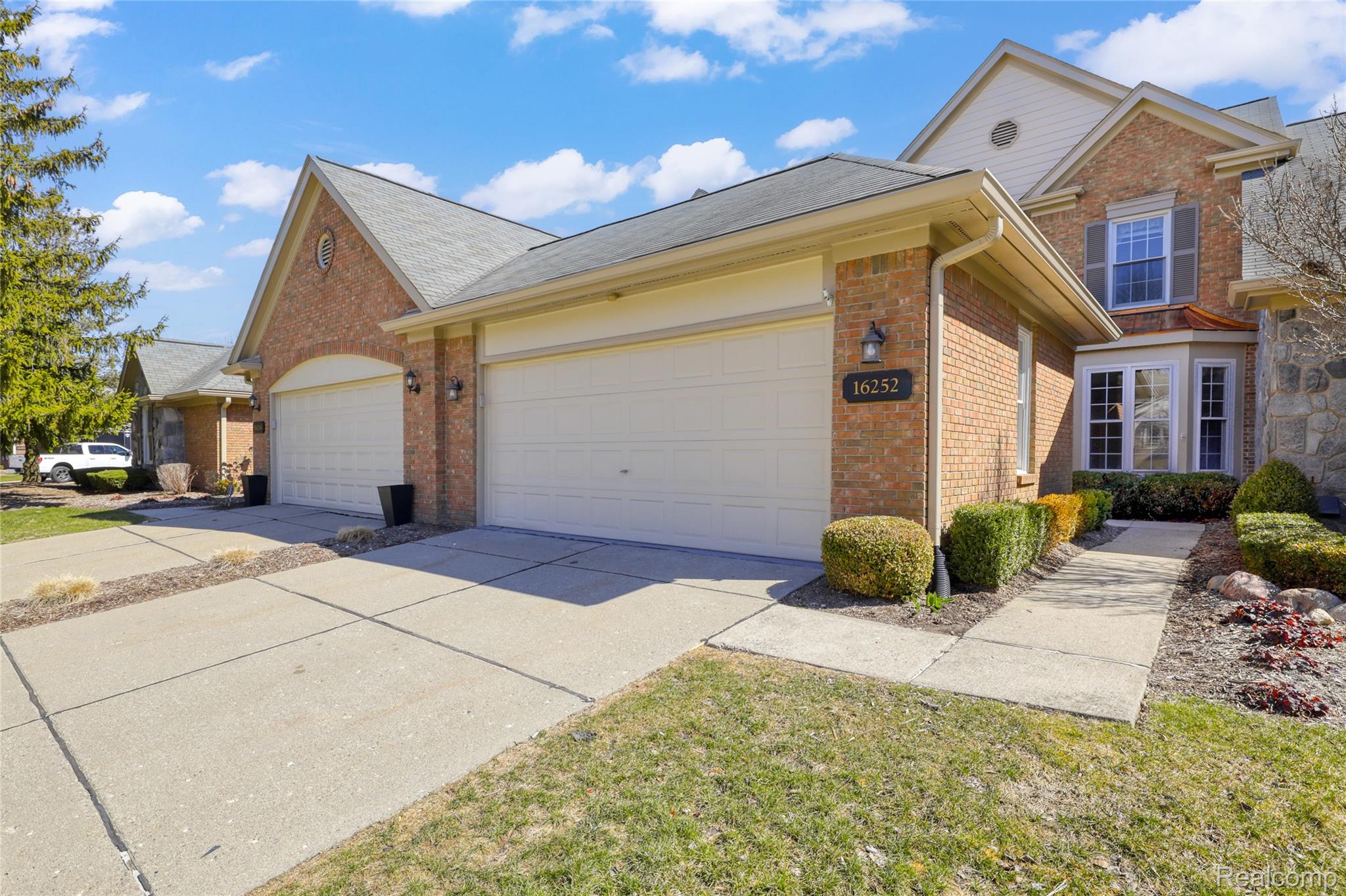 16252 Country Knoll Drive
