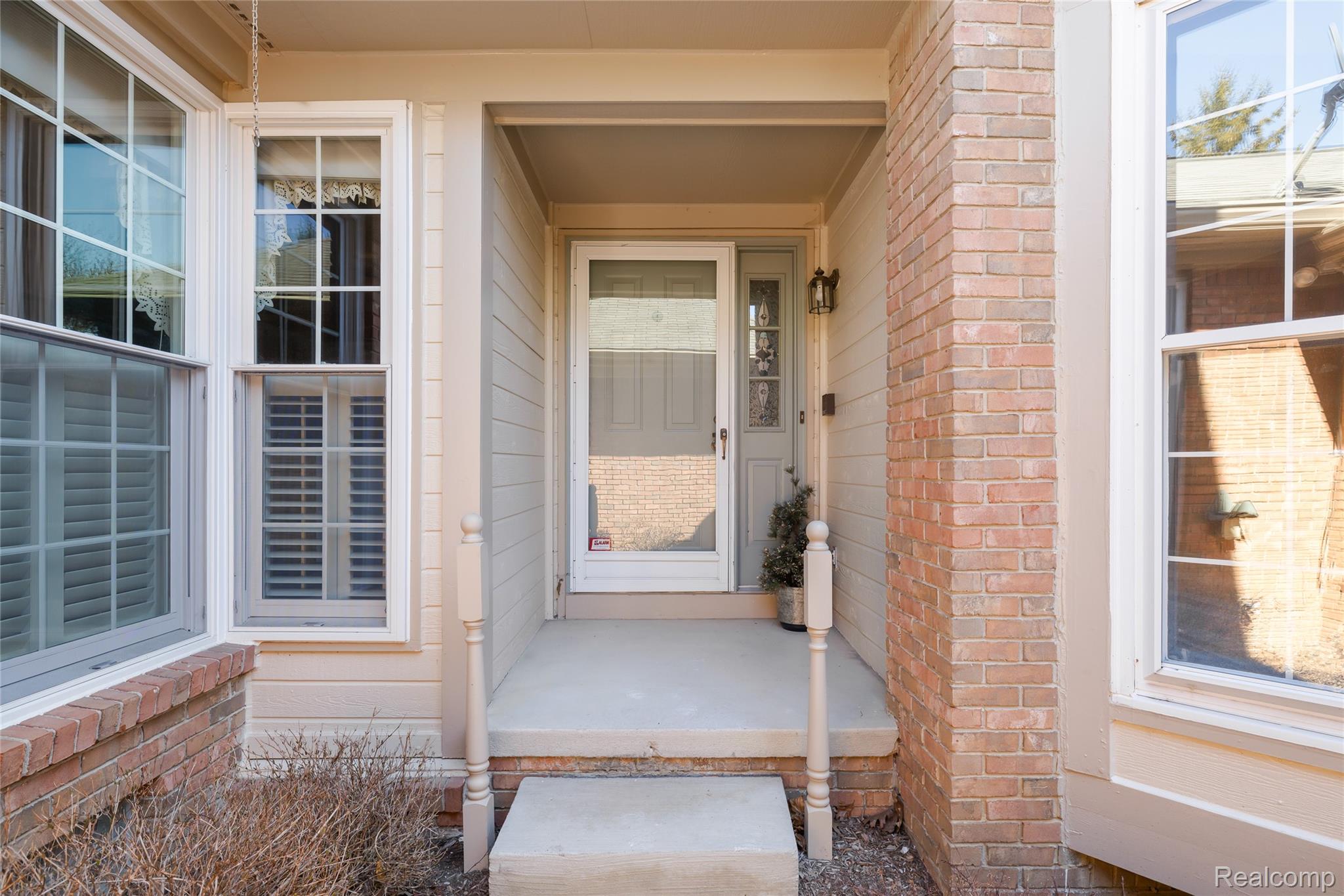 16252 Country Knoll Drive