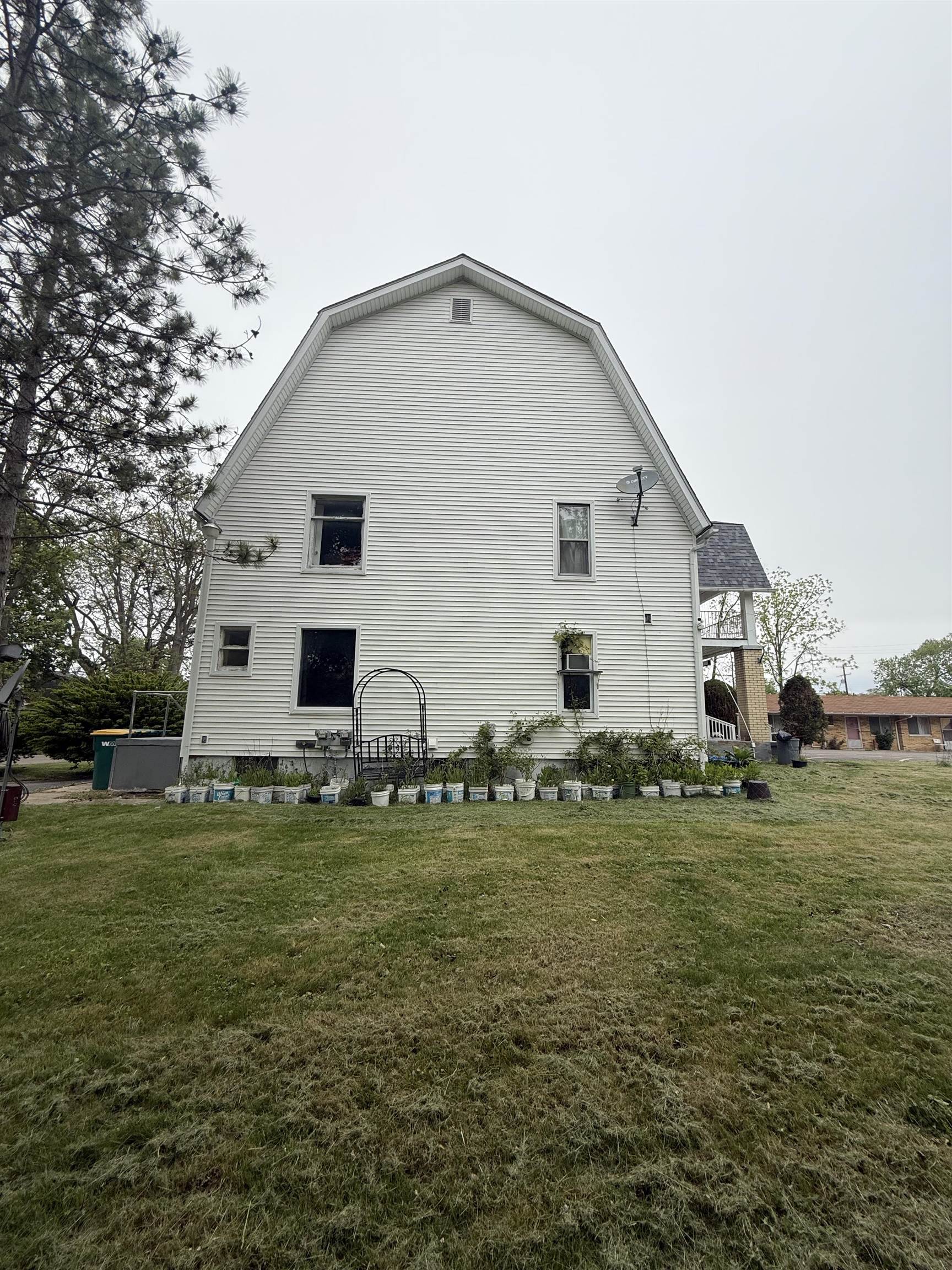11355 Saginaw Street
