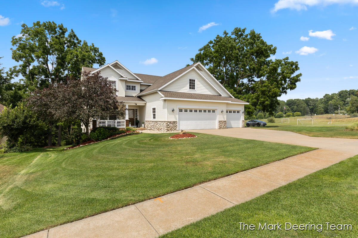 3127 Royal Hannah Drive NE