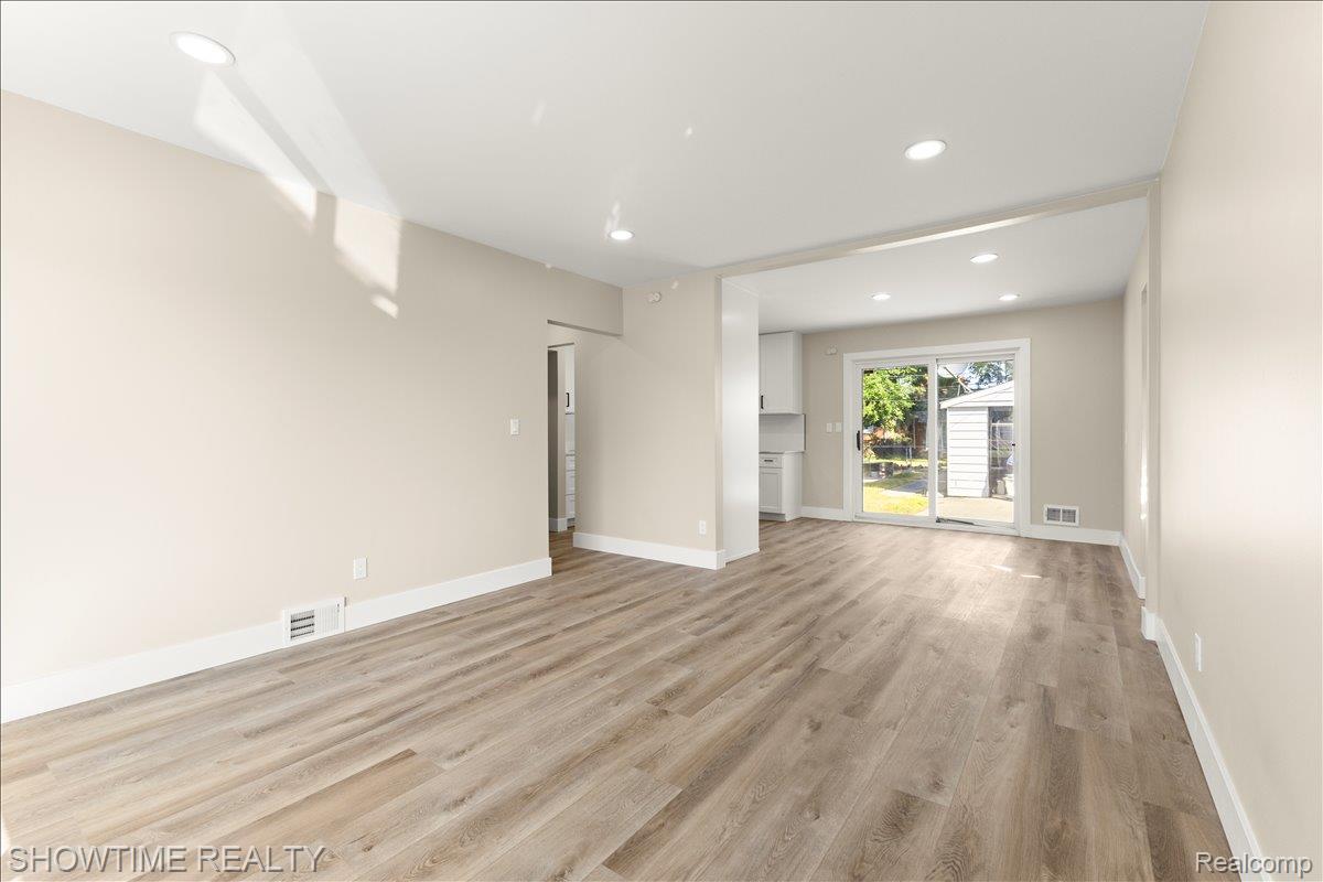 10358 Cloverdale Avenue