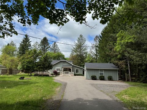 4448 Pleasant Valley Road Brighton City MI 48114