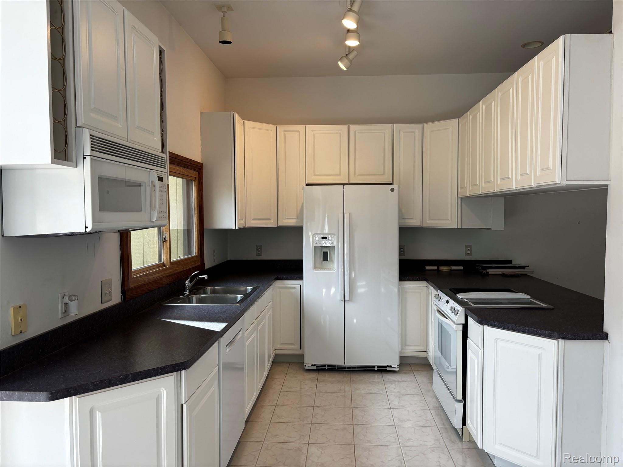 2161 Crystal Drive 8