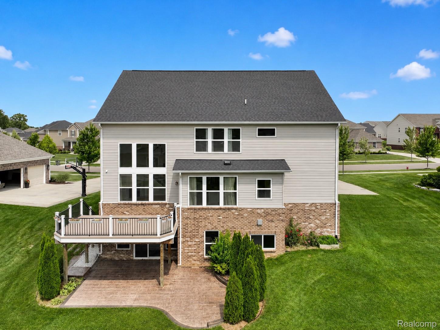 3155 Huntsman Boulevard