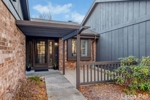 3444 Eagle Ridge Court NE 6 Grand Rapids Charter Township MI 49525