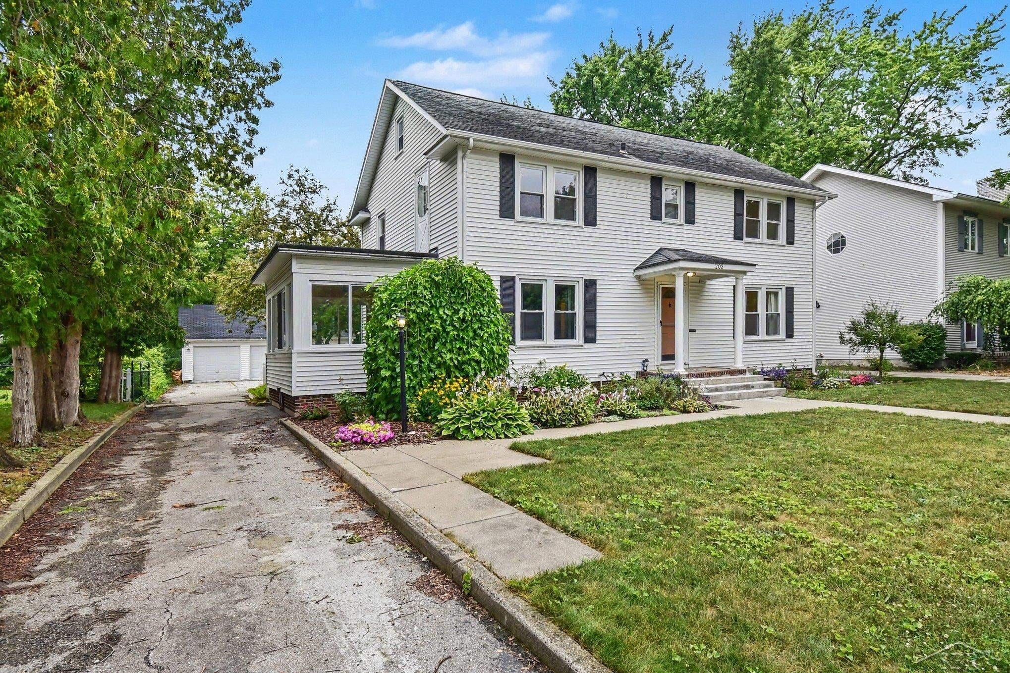 203 Ardussi Avenue