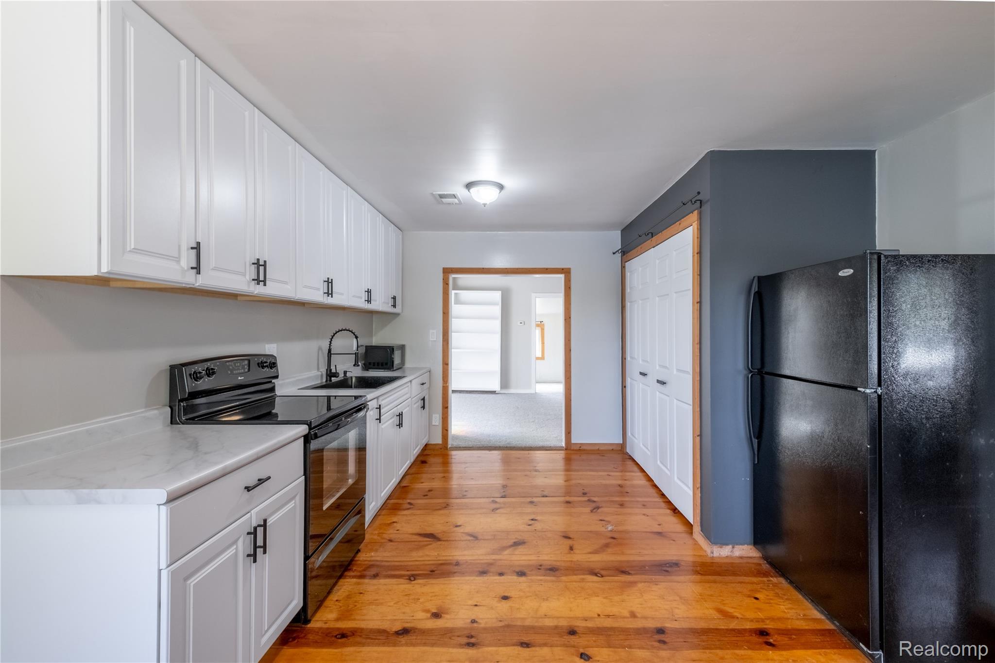 Tyrone Township, Michigan 48430, United States, 3 Bedrooms Bedrooms, ,1 BathroomBathrooms,Residential,Active,222589