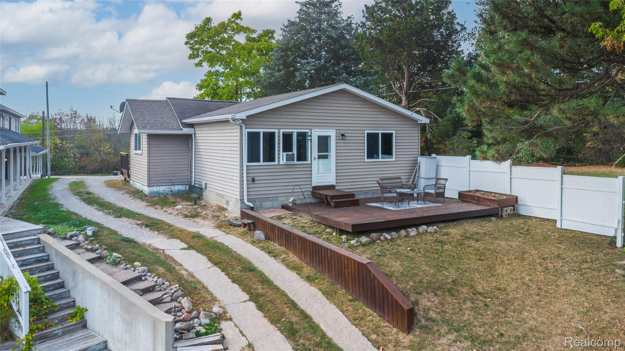 Tyrone Township, Michigan 48430, United States, 3 Bedrooms Bedrooms, ,1 BathroomBathrooms,Residential,Active,222589