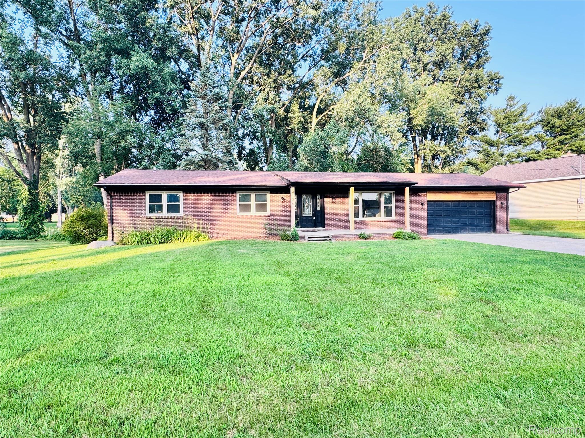 4126 Strathcona