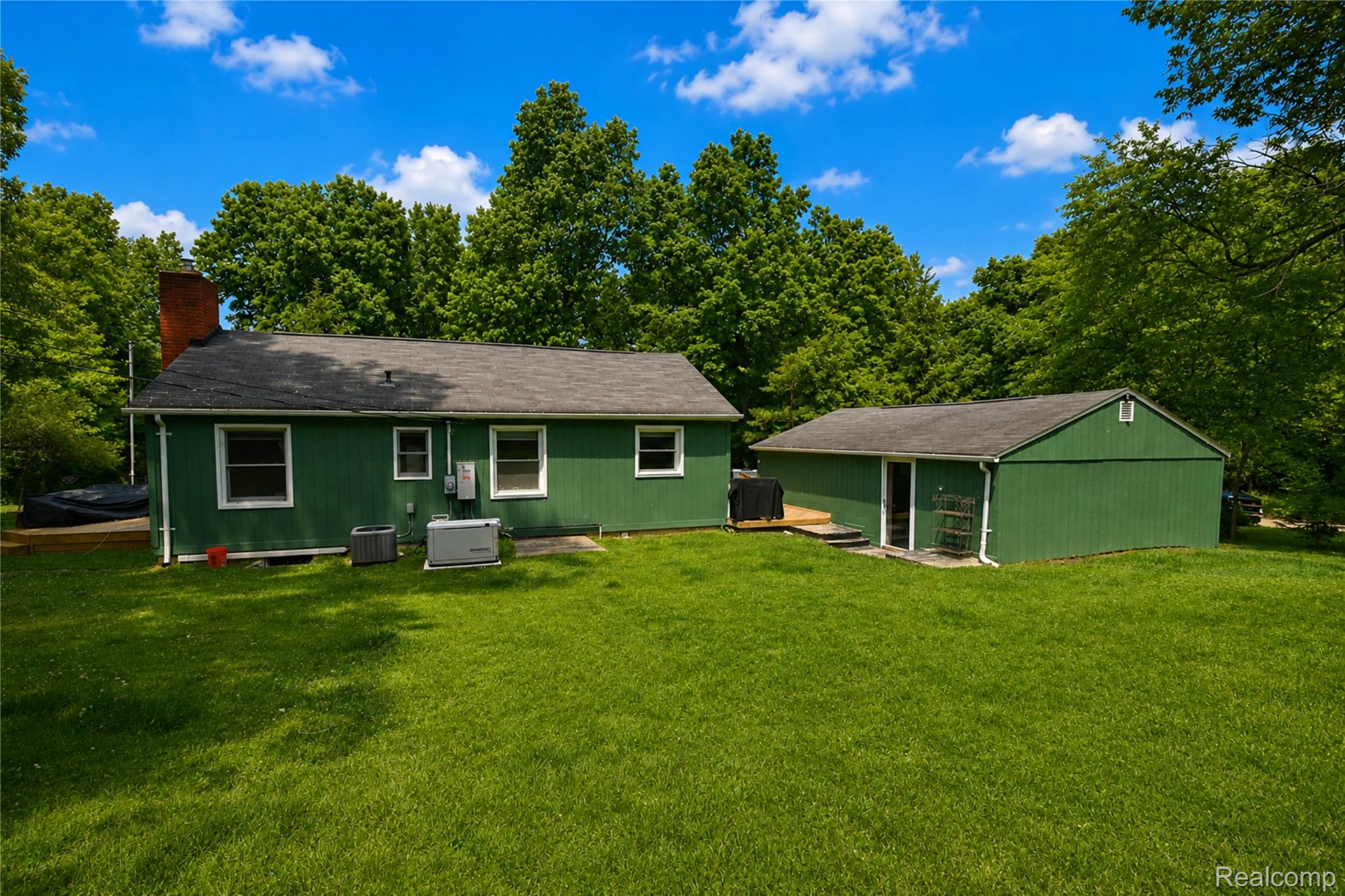 1405 Middle Road