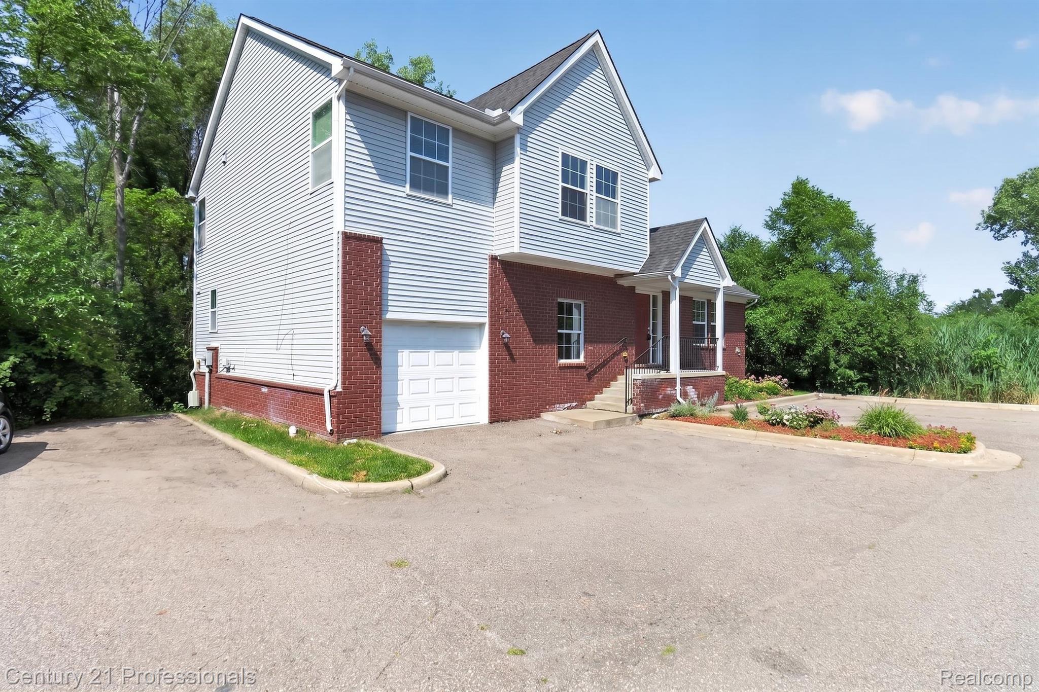 2042 Decker Road