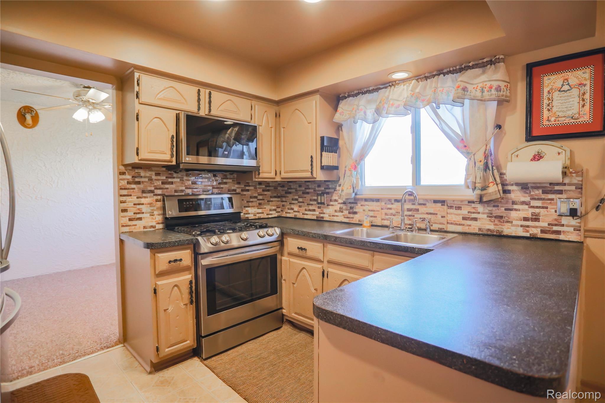 Warren, Michigan 48093, United States, 4 Bedrooms Bedrooms, ,2 BathroomsBathrooms,Residential,Active,243781