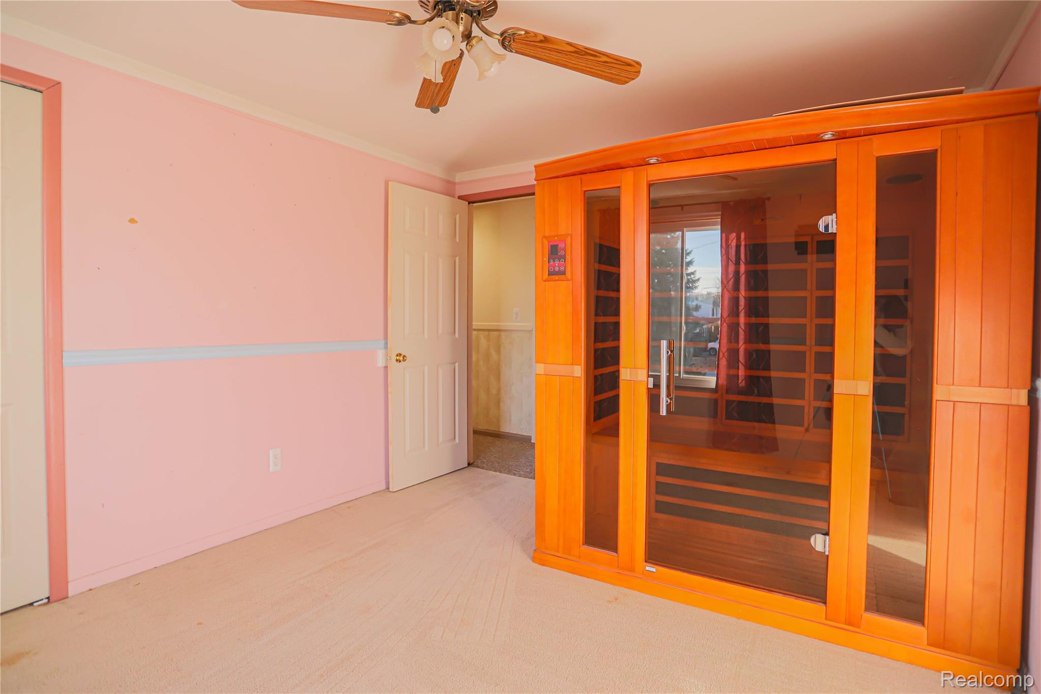 Warren, Michigan 48093, United States, 4 Bedrooms Bedrooms, ,2 BathroomsBathrooms,Residential,Active,243781