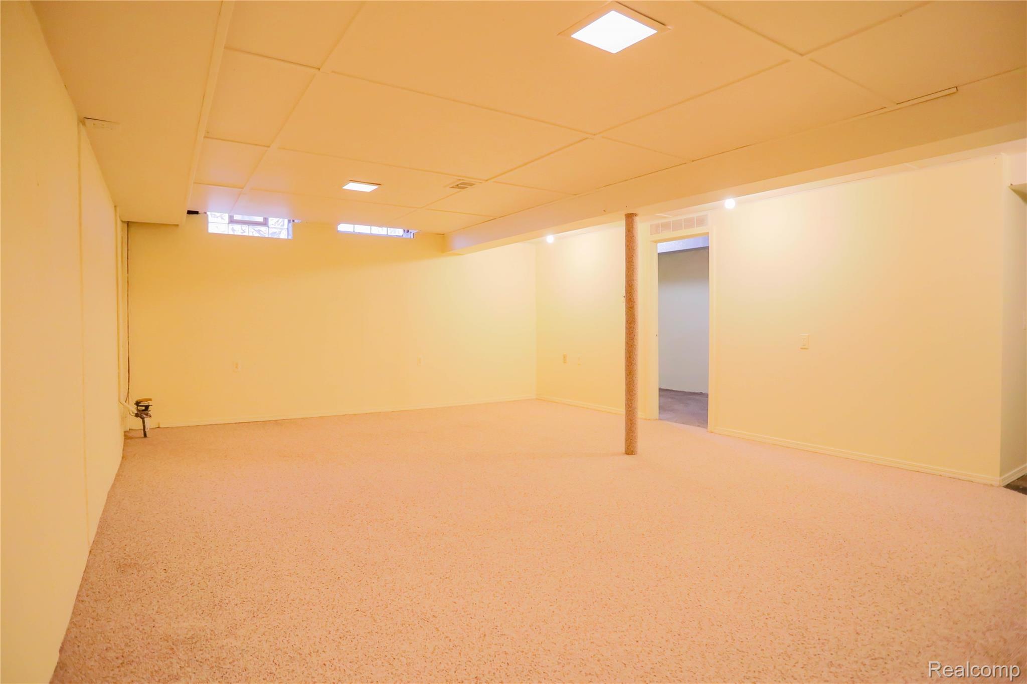 Warren, Michigan 48093, United States, 4 Bedrooms Bedrooms, ,2 BathroomsBathrooms,Residential,Active,243781