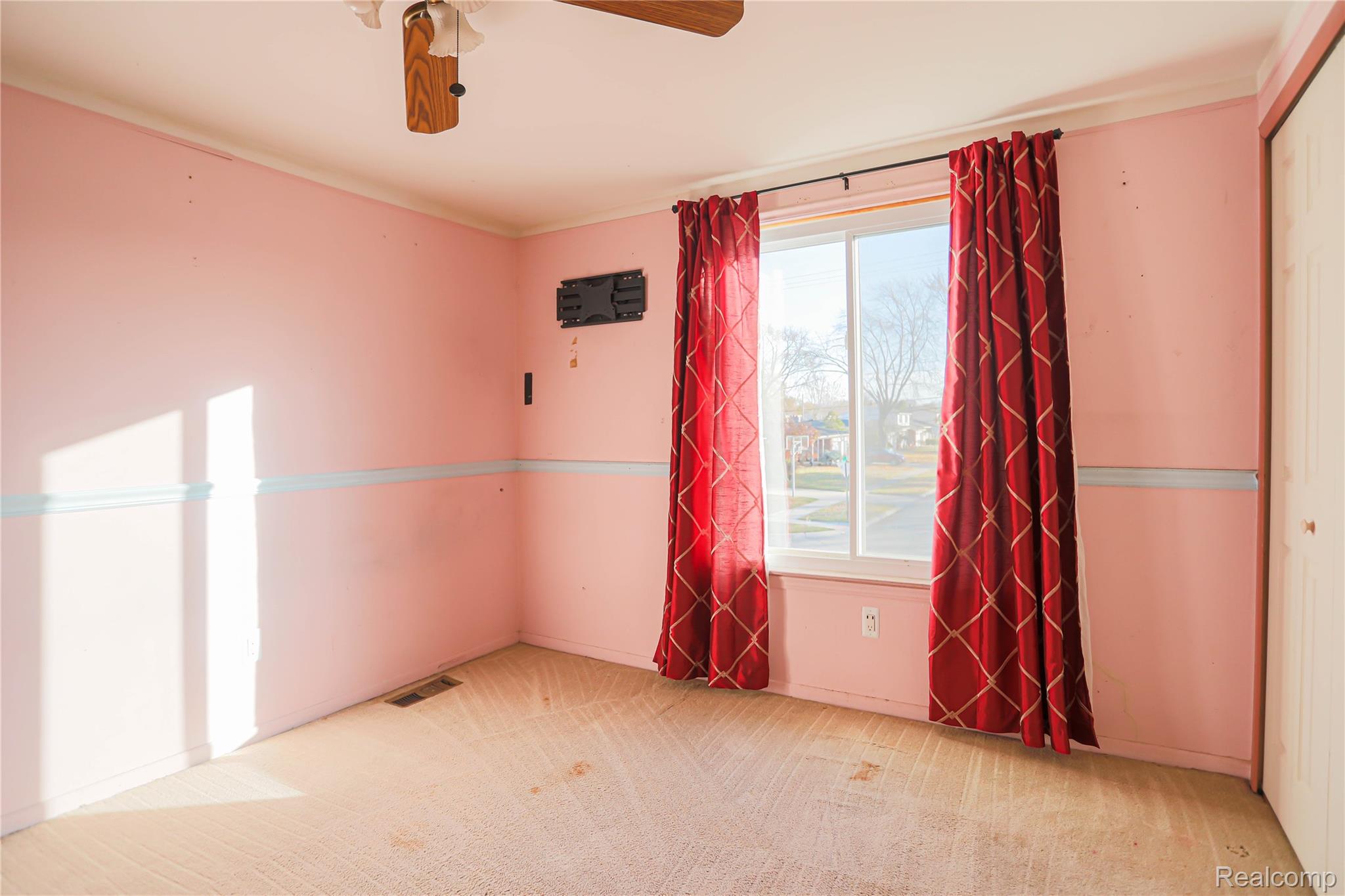 Warren, Michigan 48093, United States, 4 Bedrooms Bedrooms, ,2 BathroomsBathrooms,Residential,Active,243781