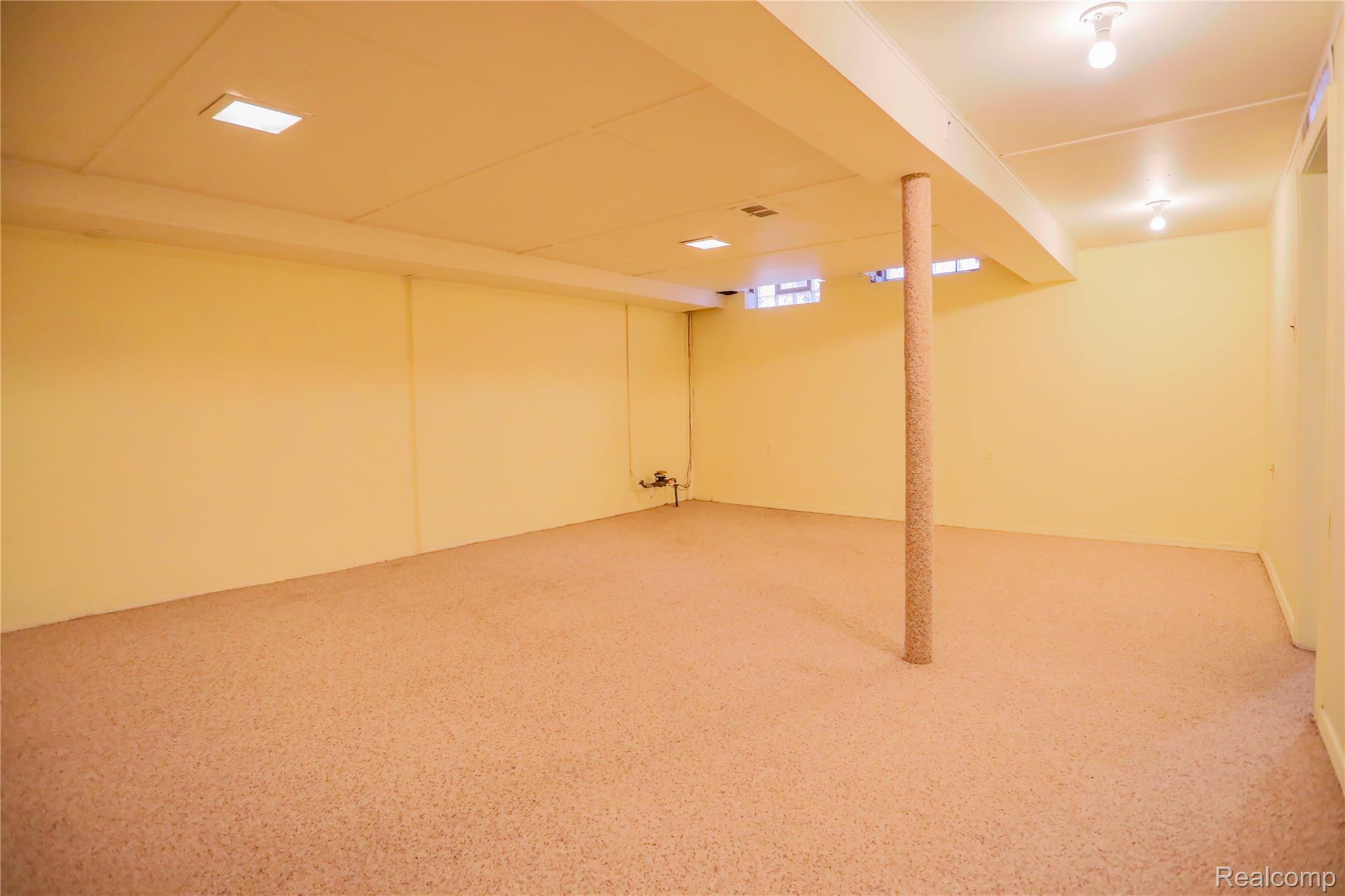 Warren, Michigan 48093, United States, 4 Bedrooms Bedrooms, ,2 BathroomsBathrooms,Residential,Active,243781