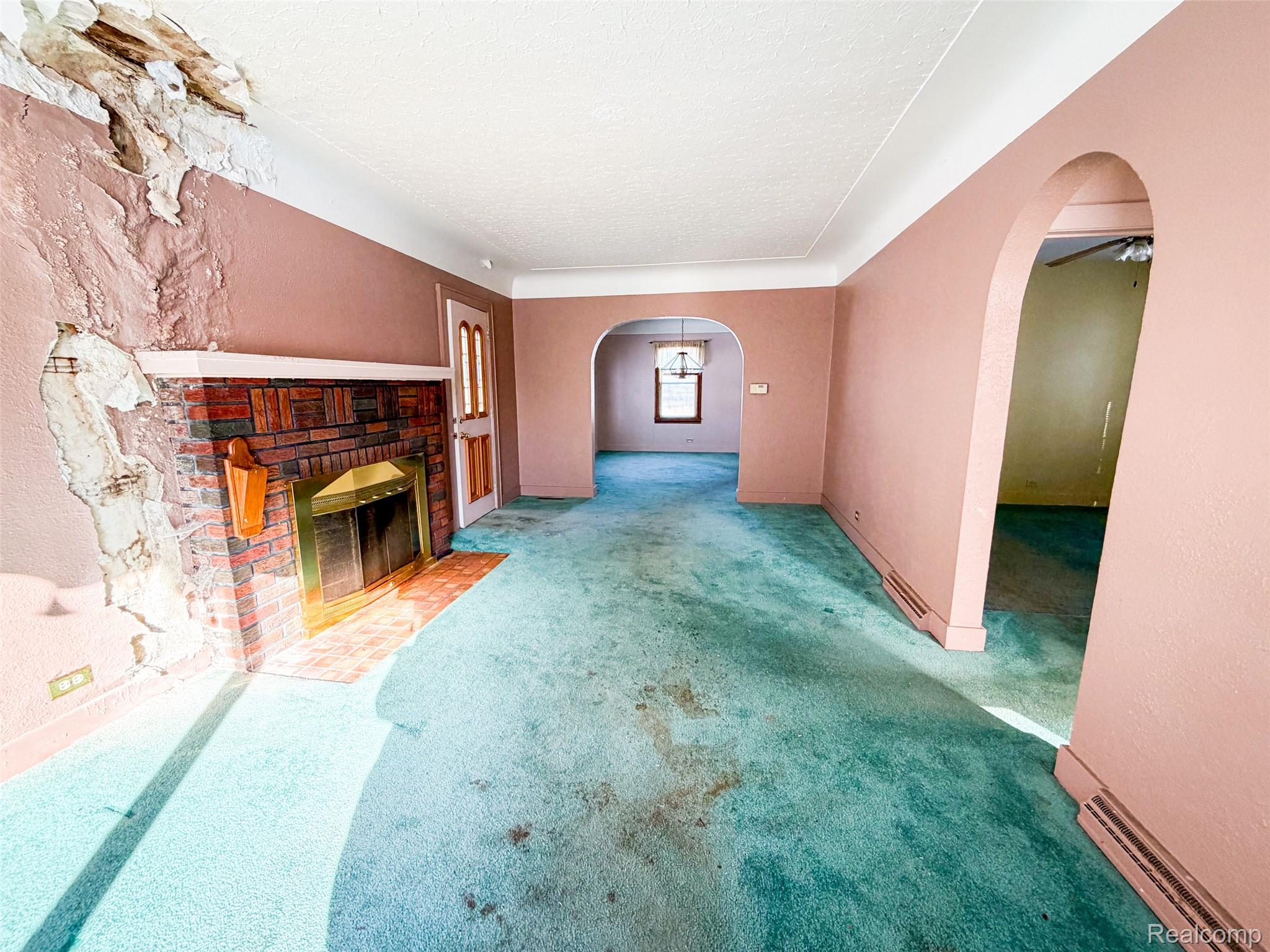 330 N Hanselman Street