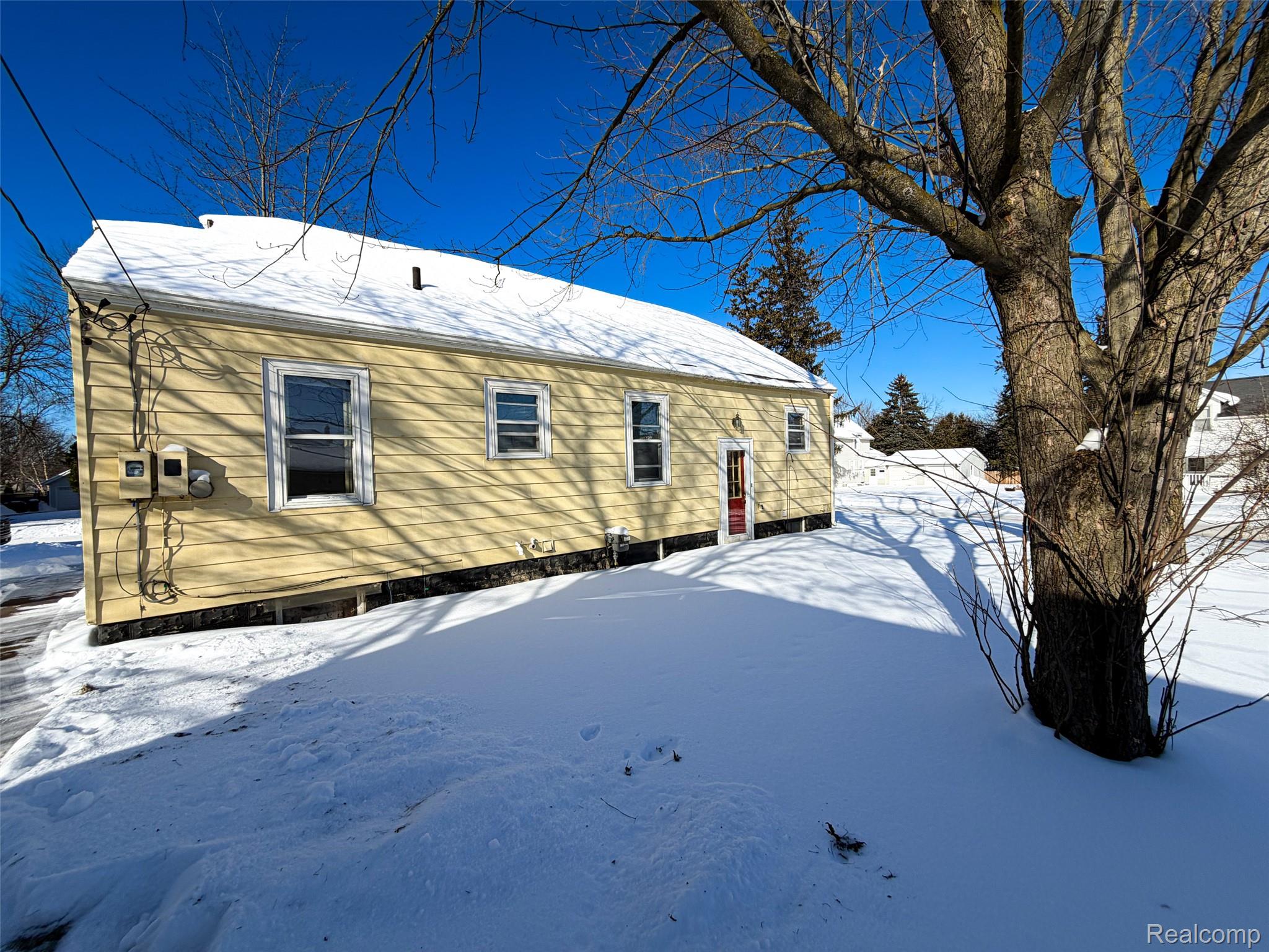 330 N Hanselman Street