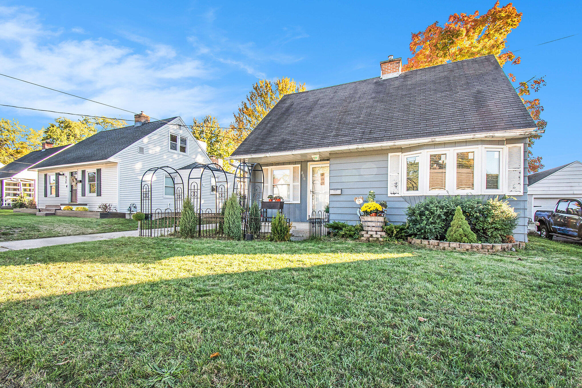 856 Colrain Street SW