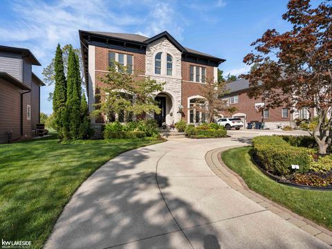1923 N Vermont Street Royal Oak City MI 48073