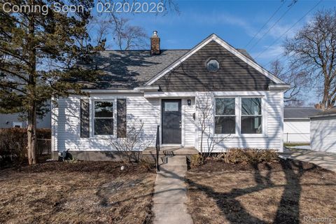 Photo of 1560 Cambridge Road, Berkley City, MI 48072 (MLS # 20261010019)