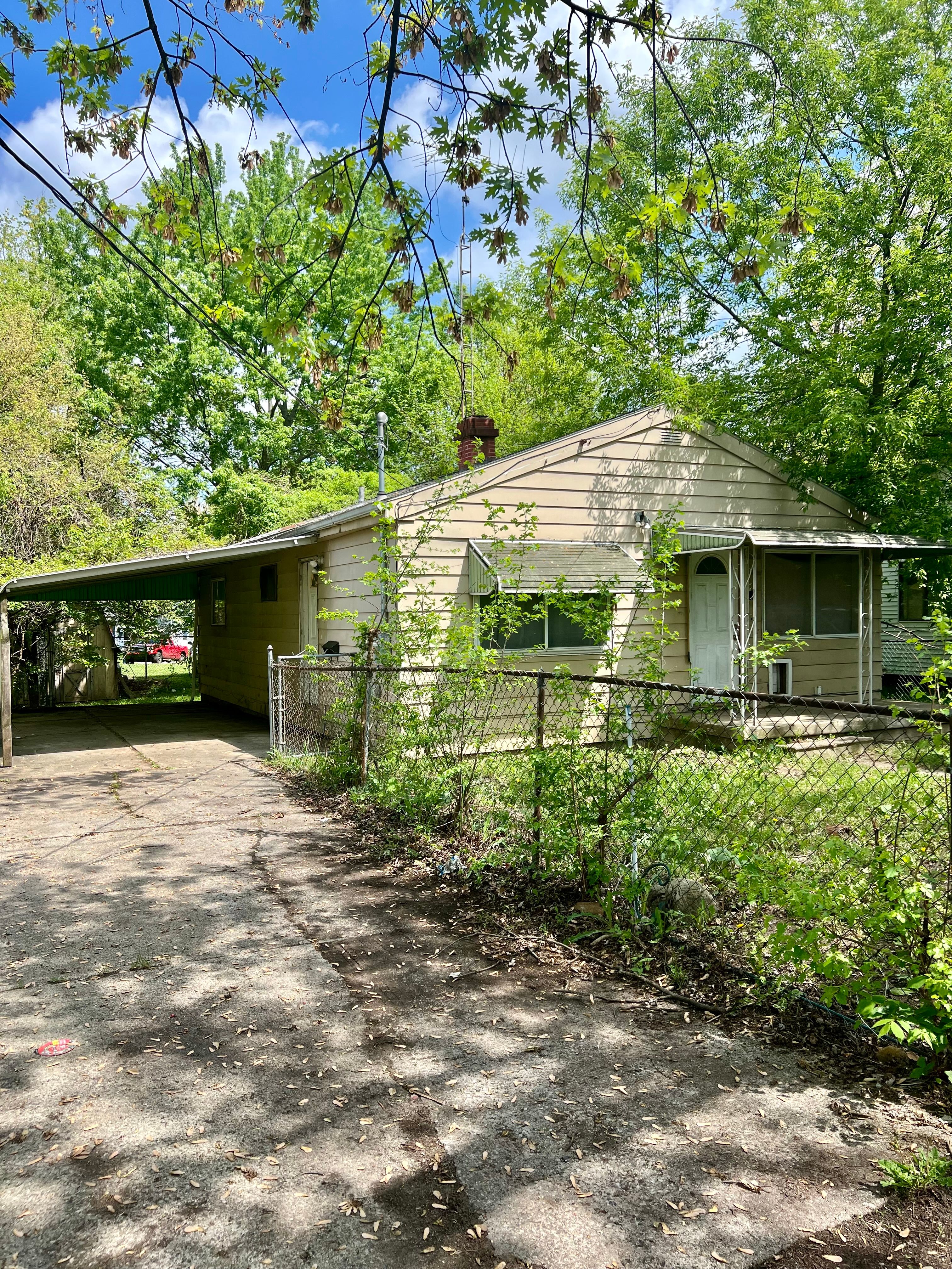 2209 KANSAS Avenue