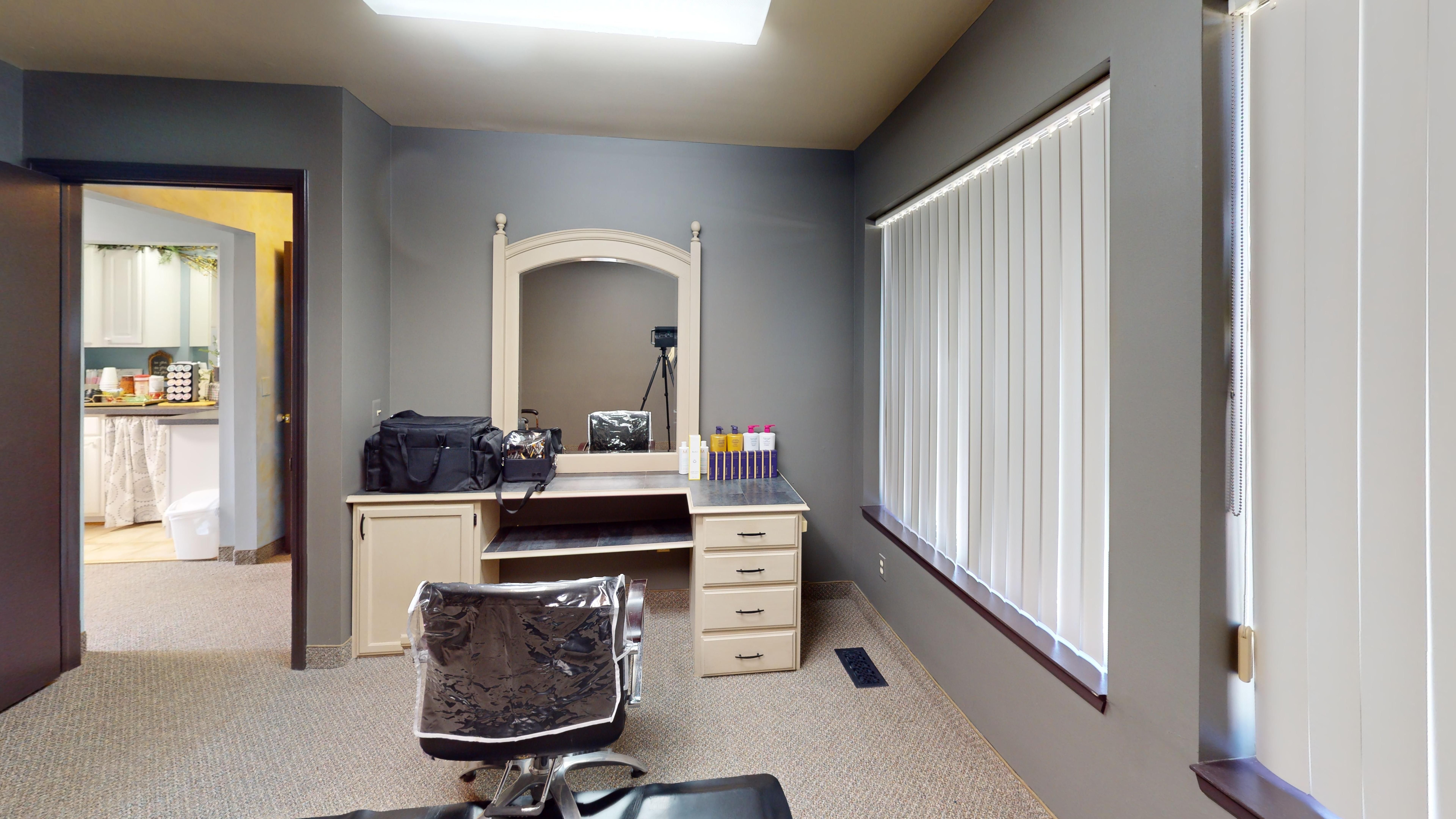 305 N PONTIAC Trail C