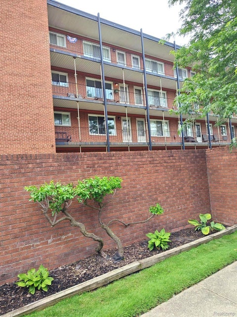 Photo for 2820 Woodslee Drive 302
