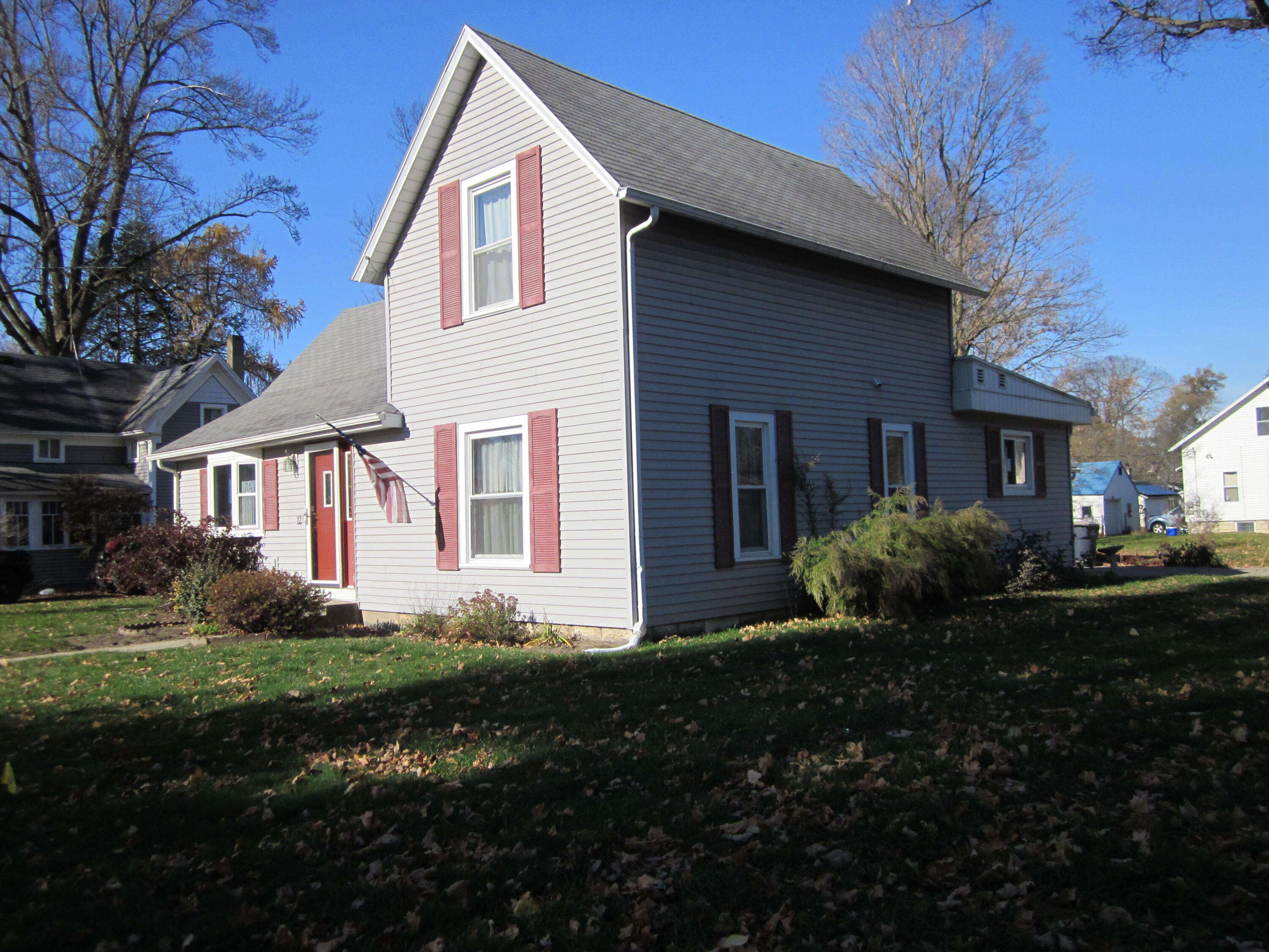 12 E Douglass Street