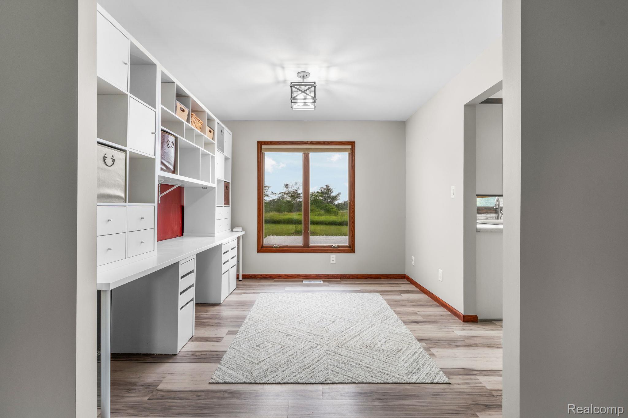 2381 Burke Road
