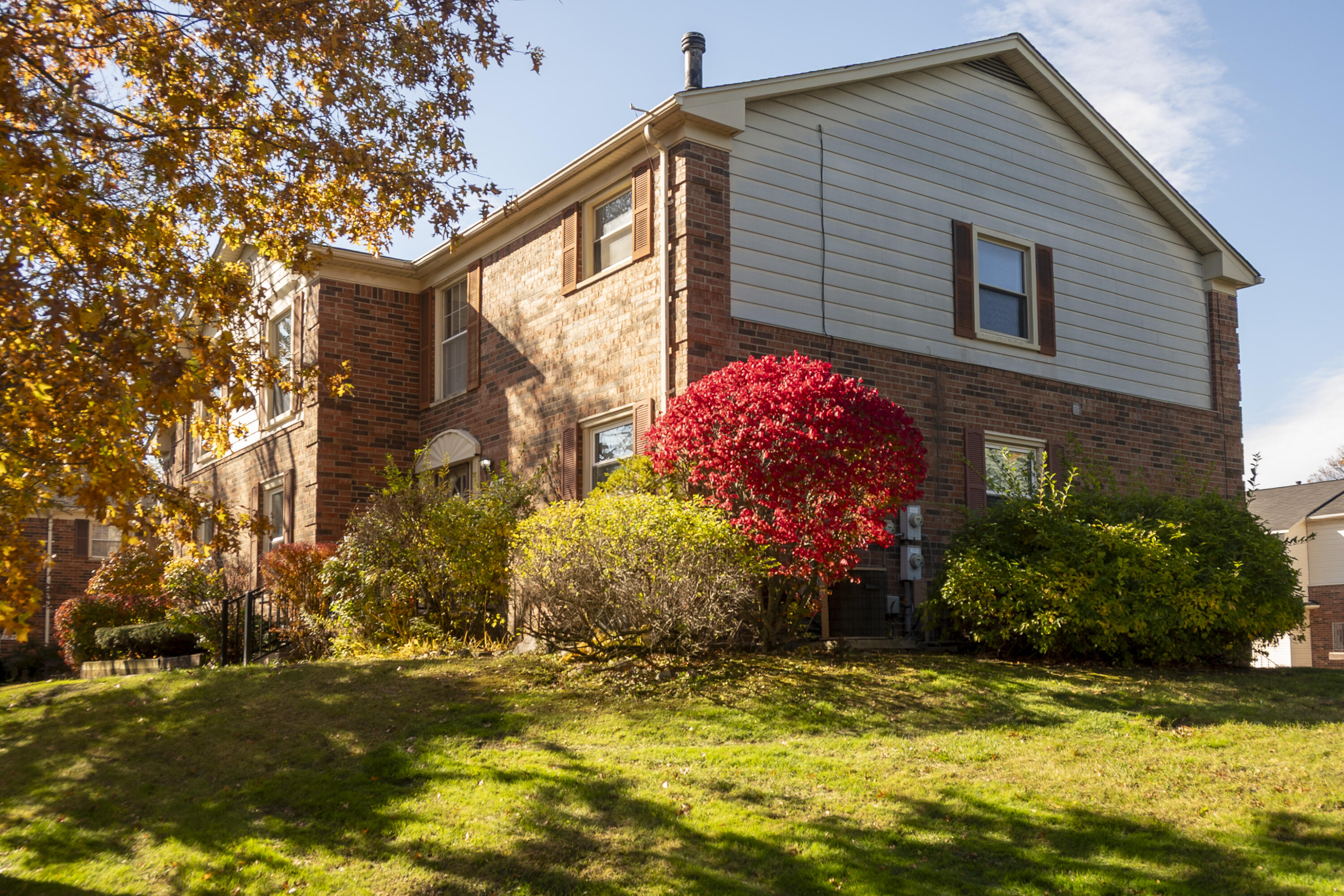 6222 Pepper Hill Street