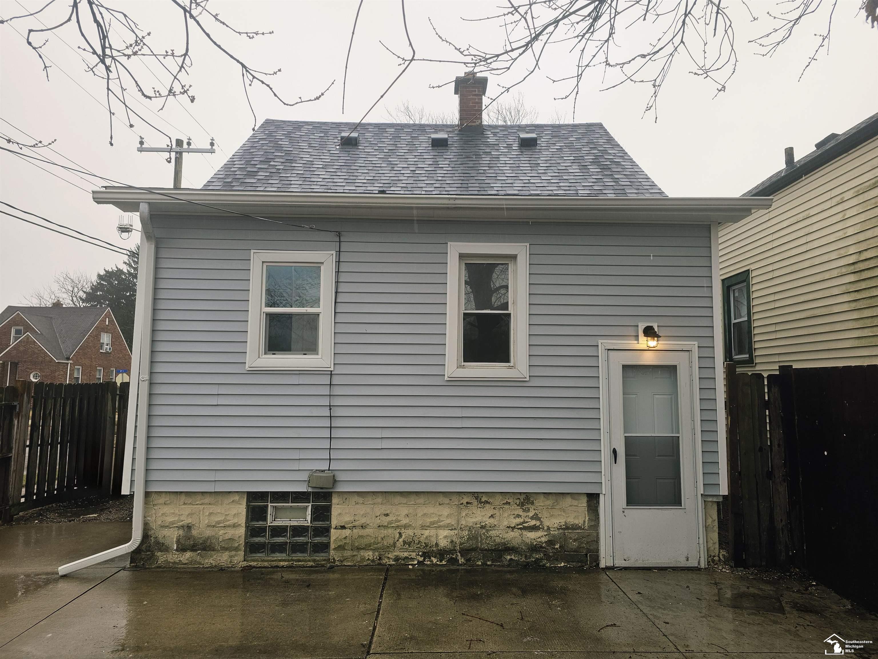 4366 9th Street
