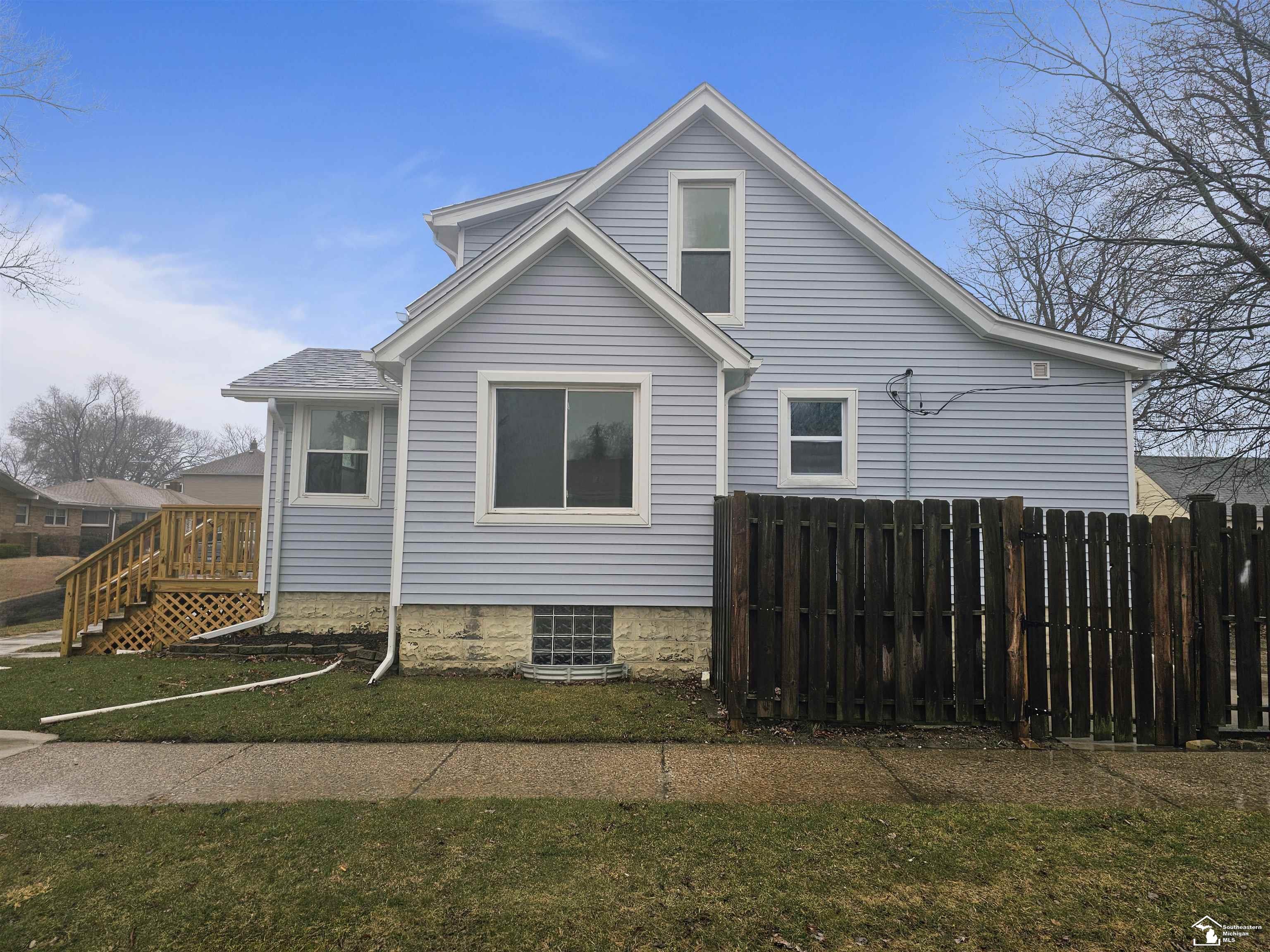 4366 9th Street