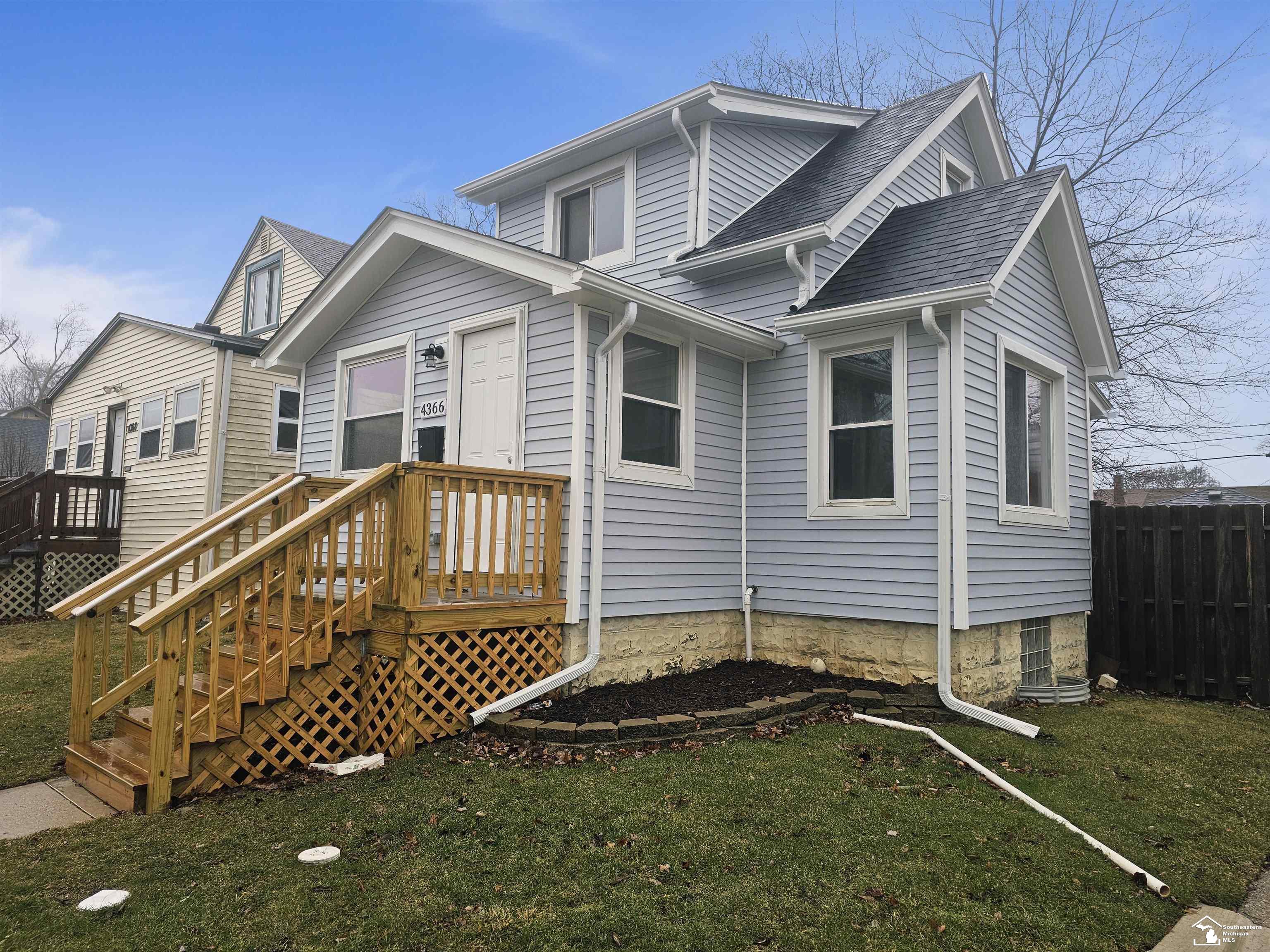 4366 9th Street