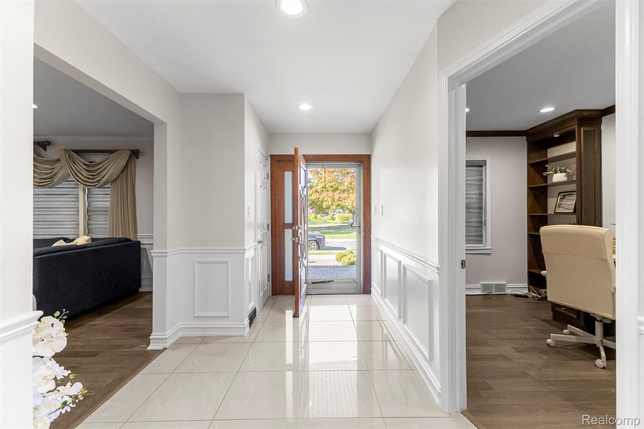 7704 Oakman Boulevard