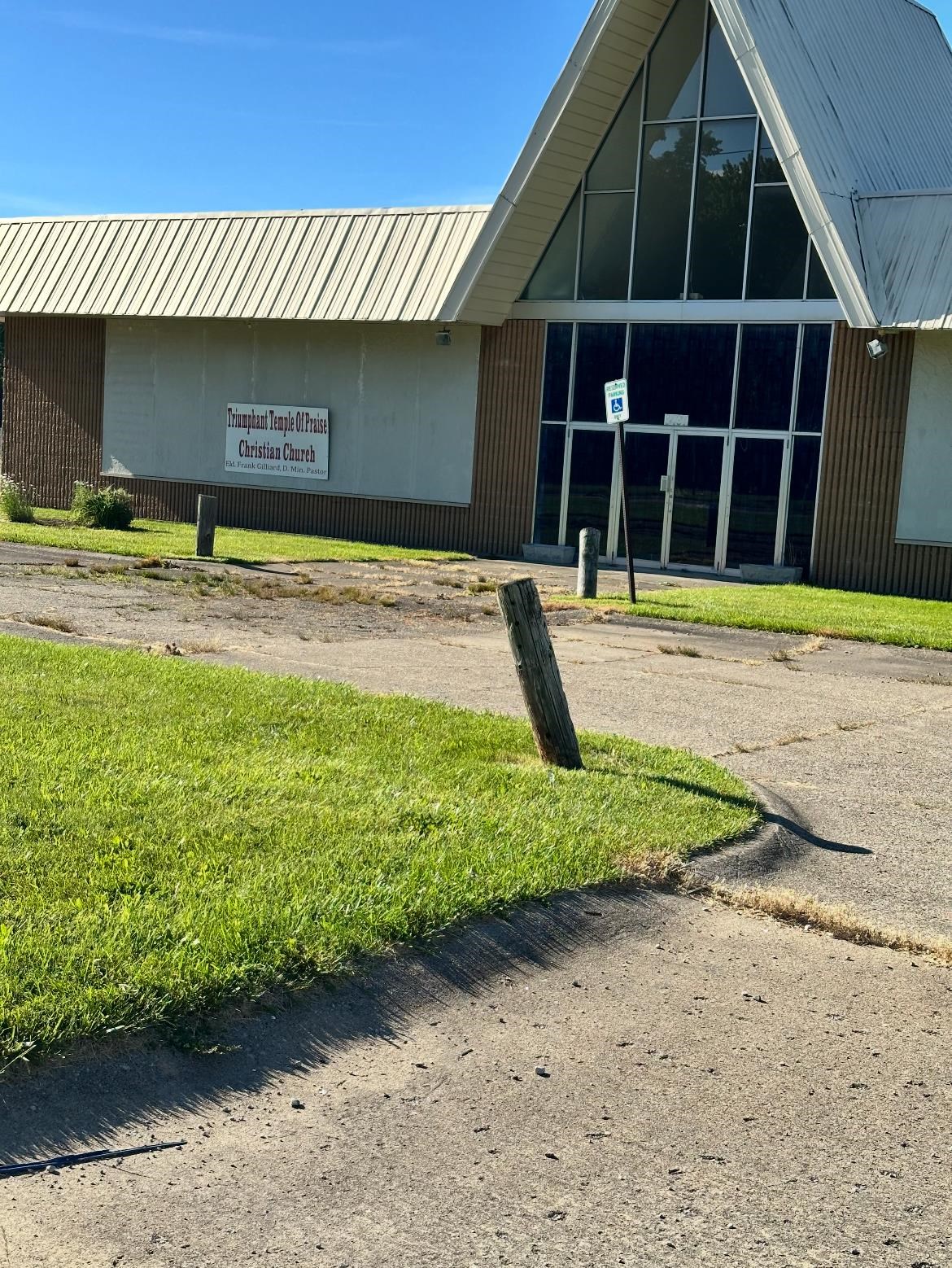 3497 W Pasadena Avenue