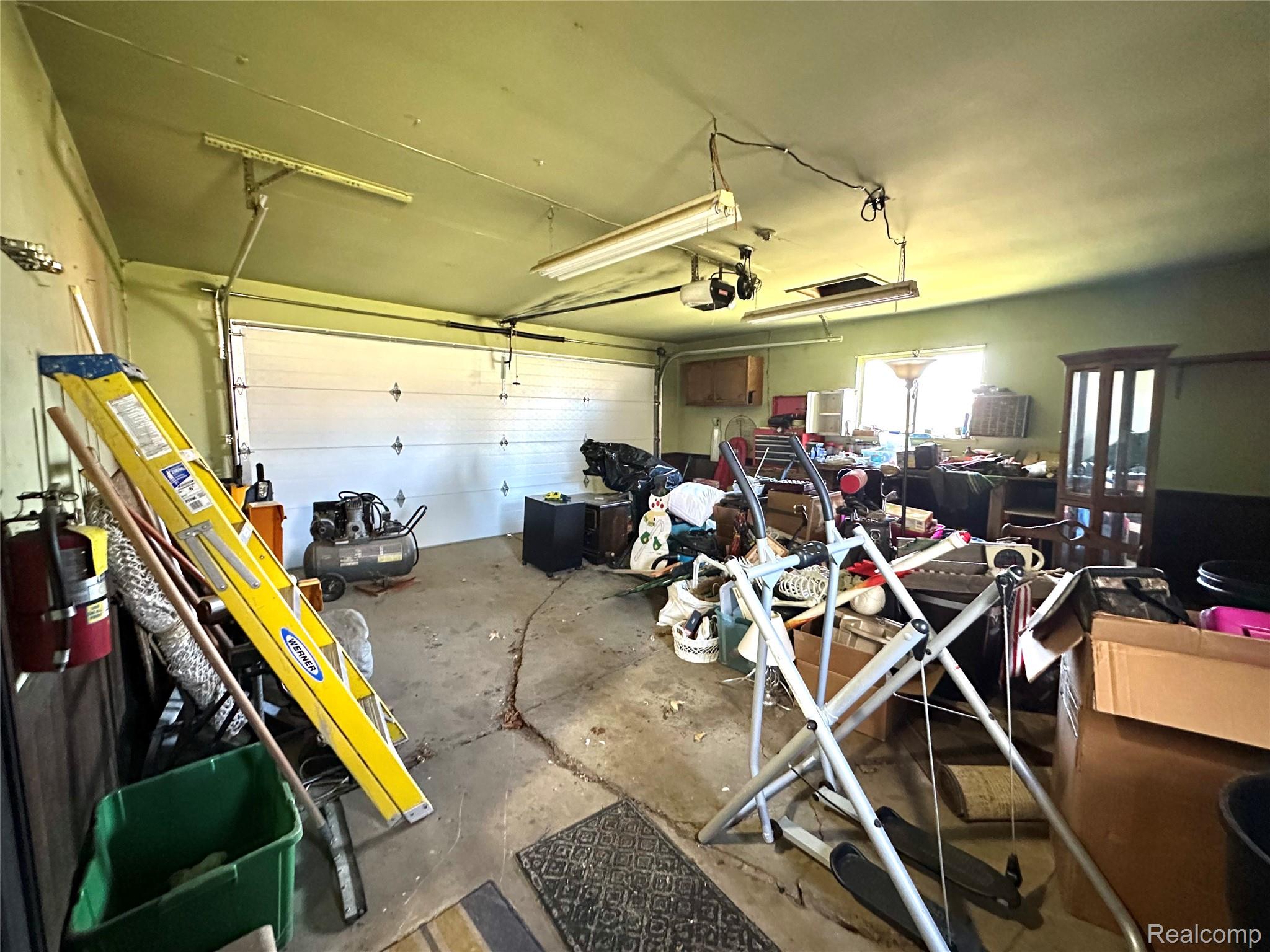 1141 Holly Spring Lane