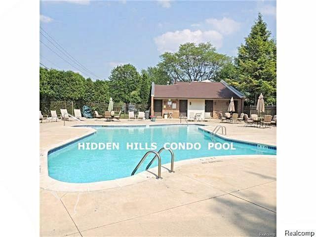 404 WILLOW GROVE Lane