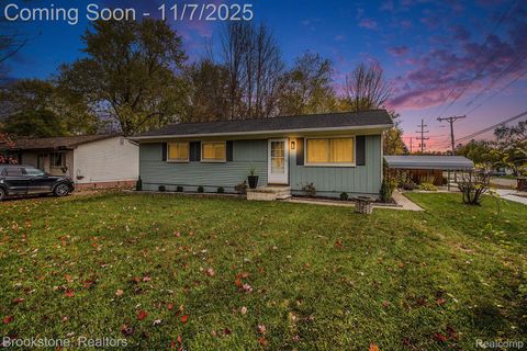 404 Rose Pinckney Village MI 48169