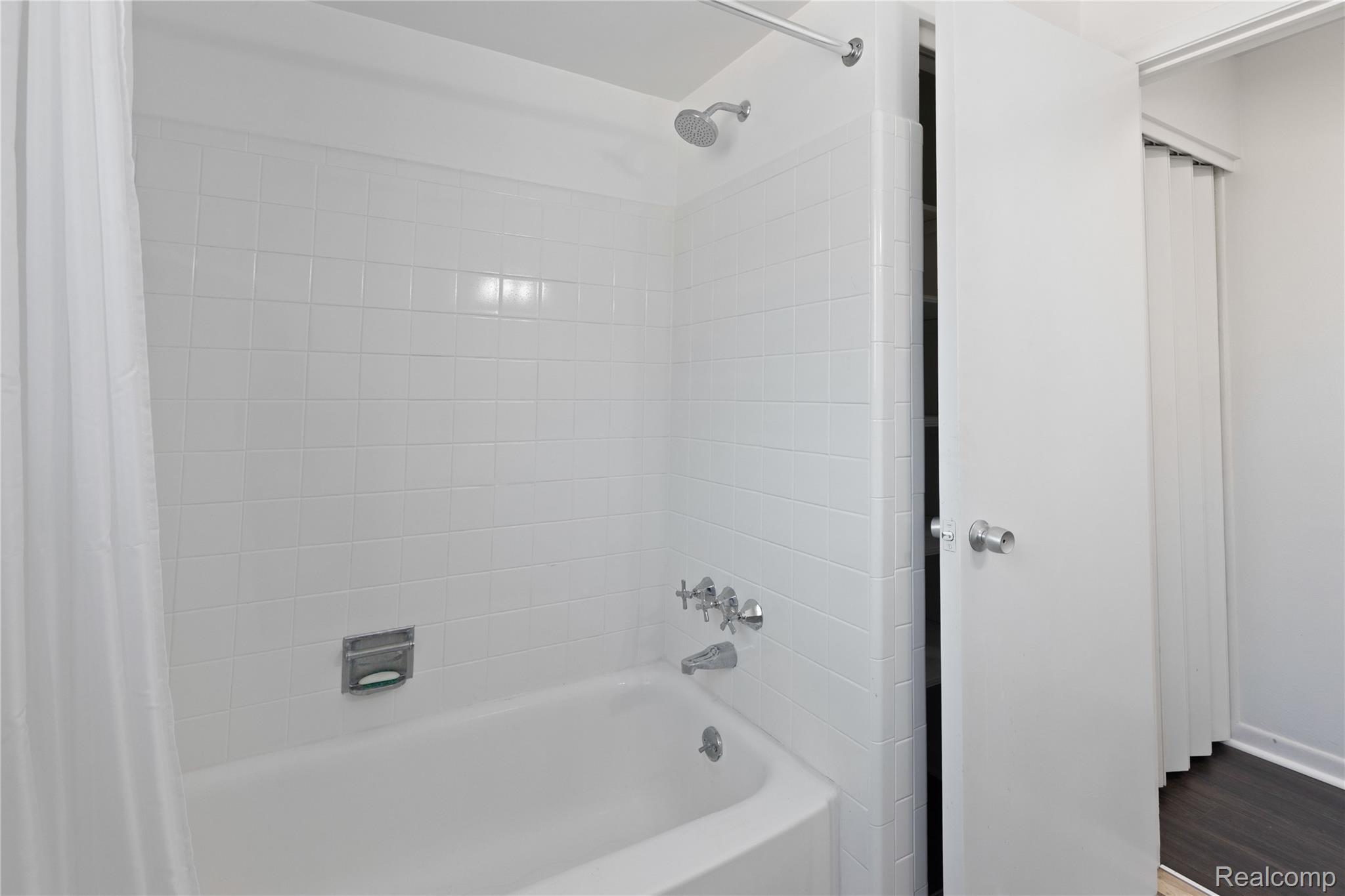 Detroit City, Michigan 48224, United States, 1 Bedroom Bedrooms, ,1 BathroomBathrooms,Residential,Active,186098