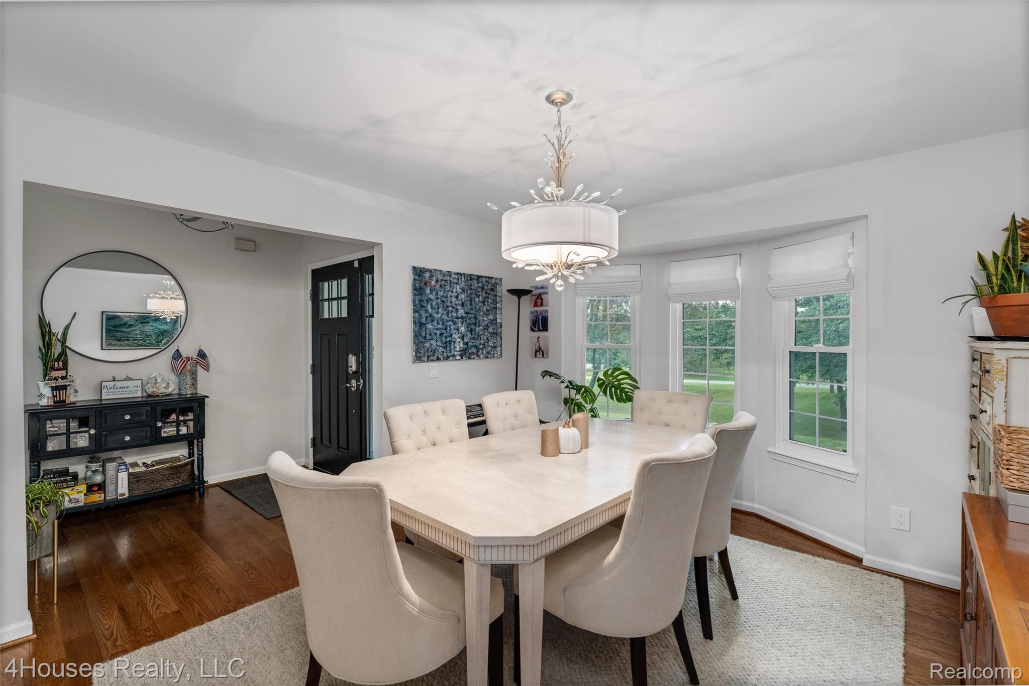 10136 Cedar Knoll Court