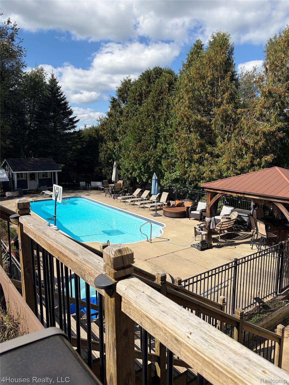 10136 Cedar Knoll Court